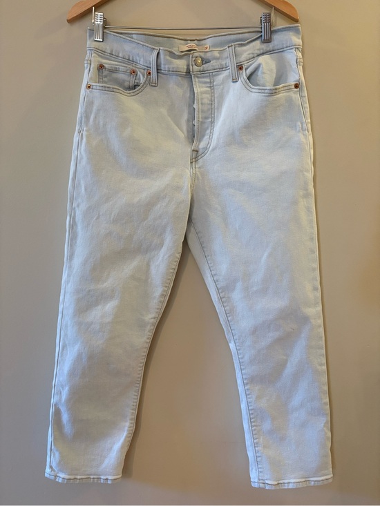 Levi's Denim - Levi's women’s Light Blue, high waist Cropped, wedge, straight Jeans, Sz 32.